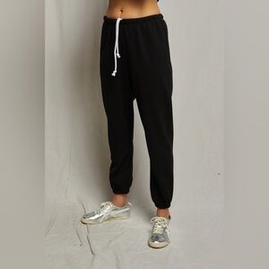 PerfectWhiteTee Johnny Jogger Pants In True Black